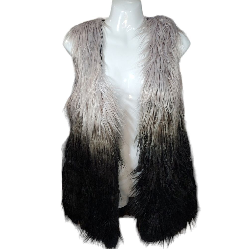 NEW ROCK & REPUBLIC Faux fur vest S